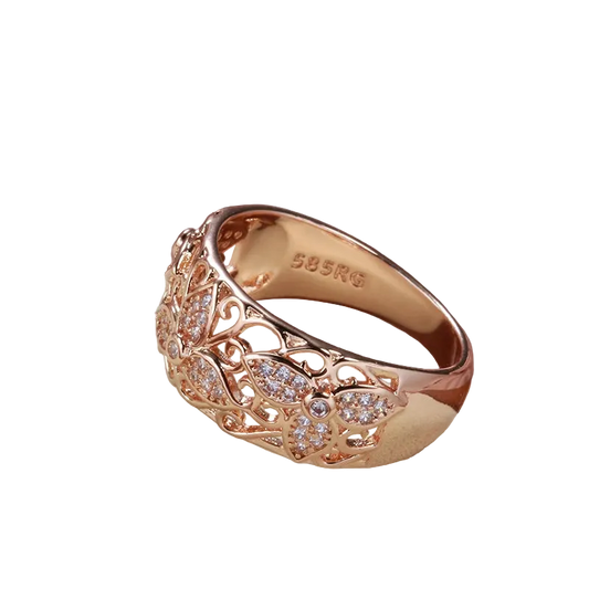 Kinel Damenring aus 585er Roségold mit natürlichem Zirkon im floralen Vintage-Design.