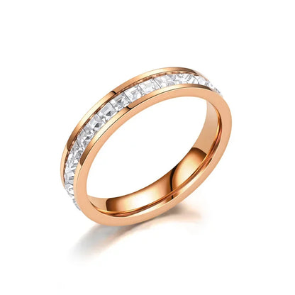 Luxus Damenring in Roségold-Optik aus Edelstahl mit quadratischen Zirkonia, wahlweise ein- oder zweireihig. Stilvoll und romantisch